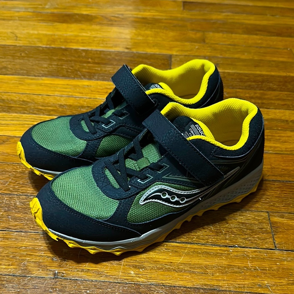 Saucony Kids Green and Yellow Athletic Shoes, Sz 7